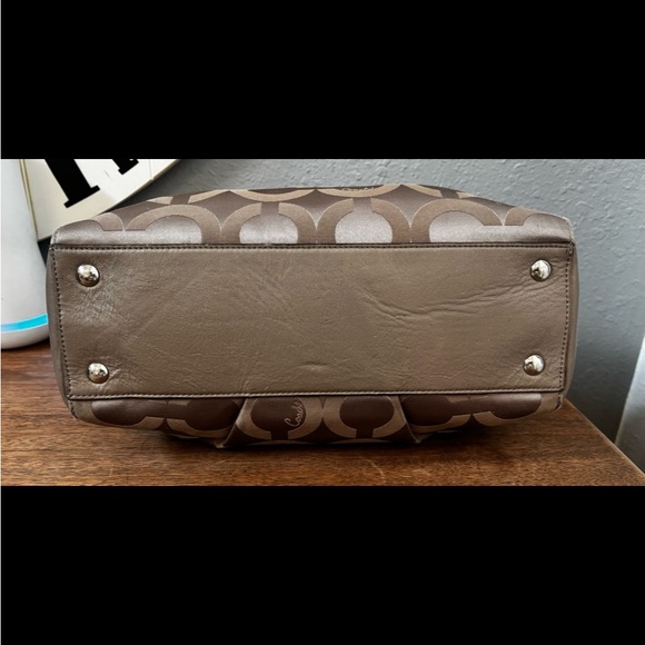 COACH Taylor Op Art SignatureTote in Taupe - Picture 7 of 12